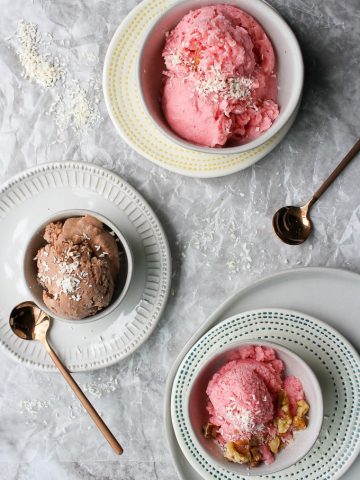 Kefir ice cream in bowls
