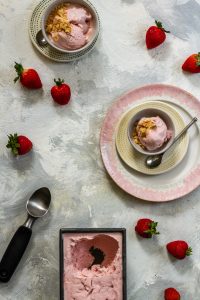 strawberry cheesecake ice cream in serving bowls