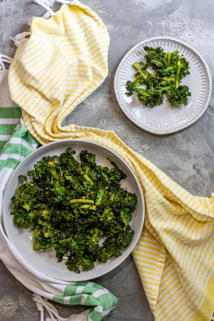 kale chips in a serving bowl
