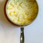 Simmer Garlic with Cream