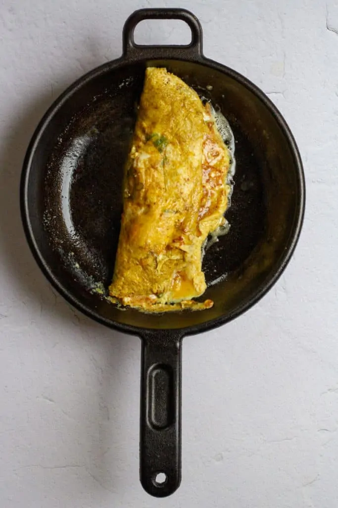 Roll or Fold the Omelette