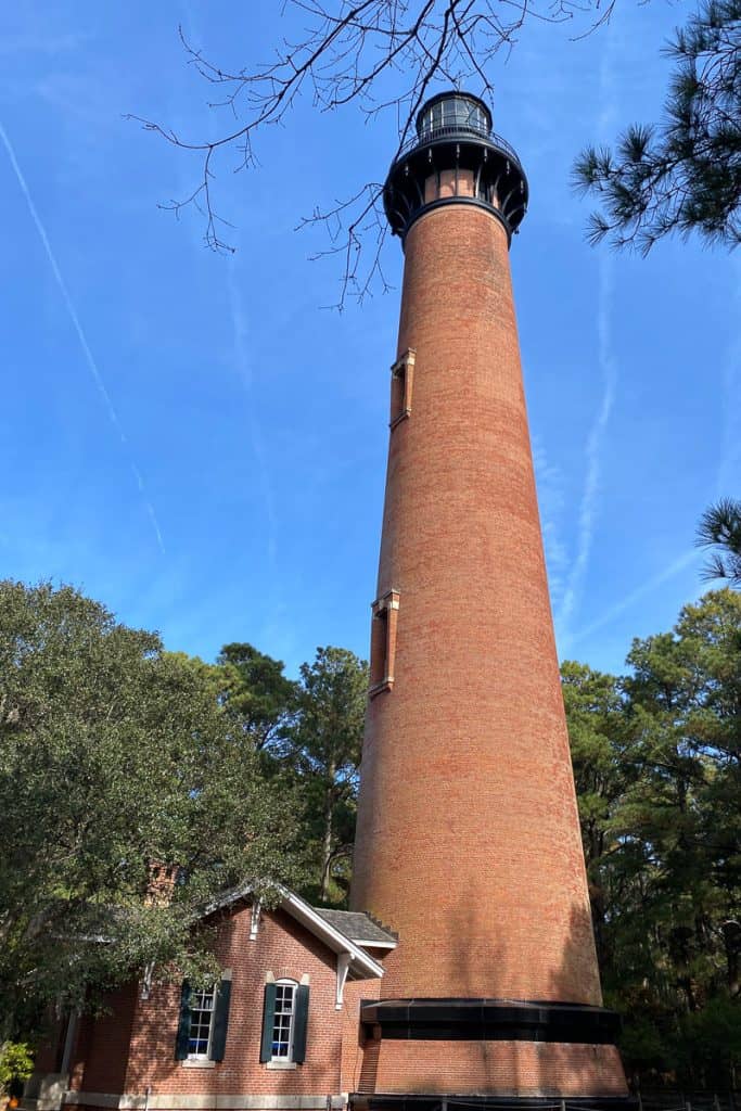 Currituck Lighthouse, one of the things to do at the Outer Banks