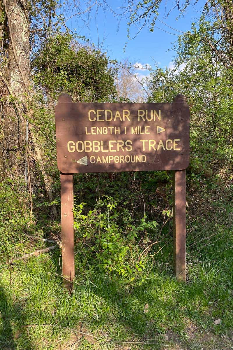 cedar run and gobbler's trace trail junction sign.