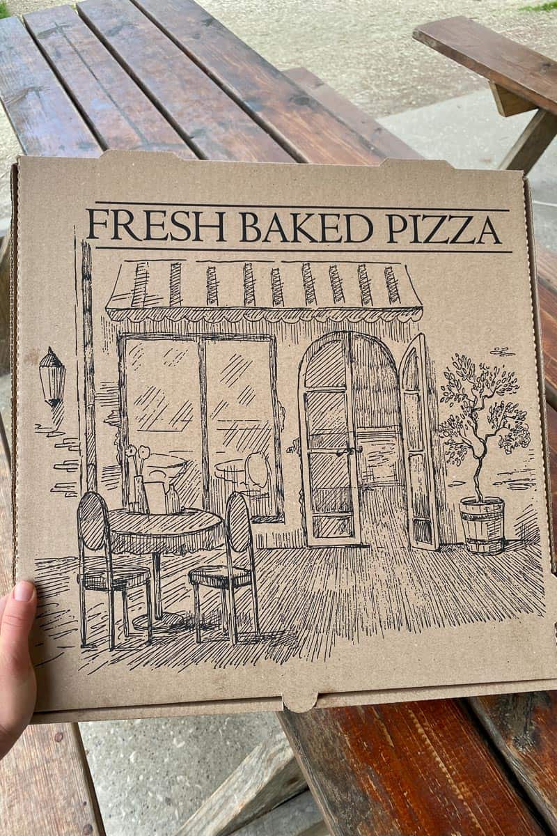 pizza box.