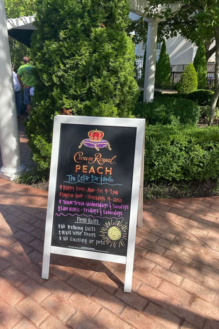 The Cellar Bar and Grille (Lexington, KY) Champagne Tastes®