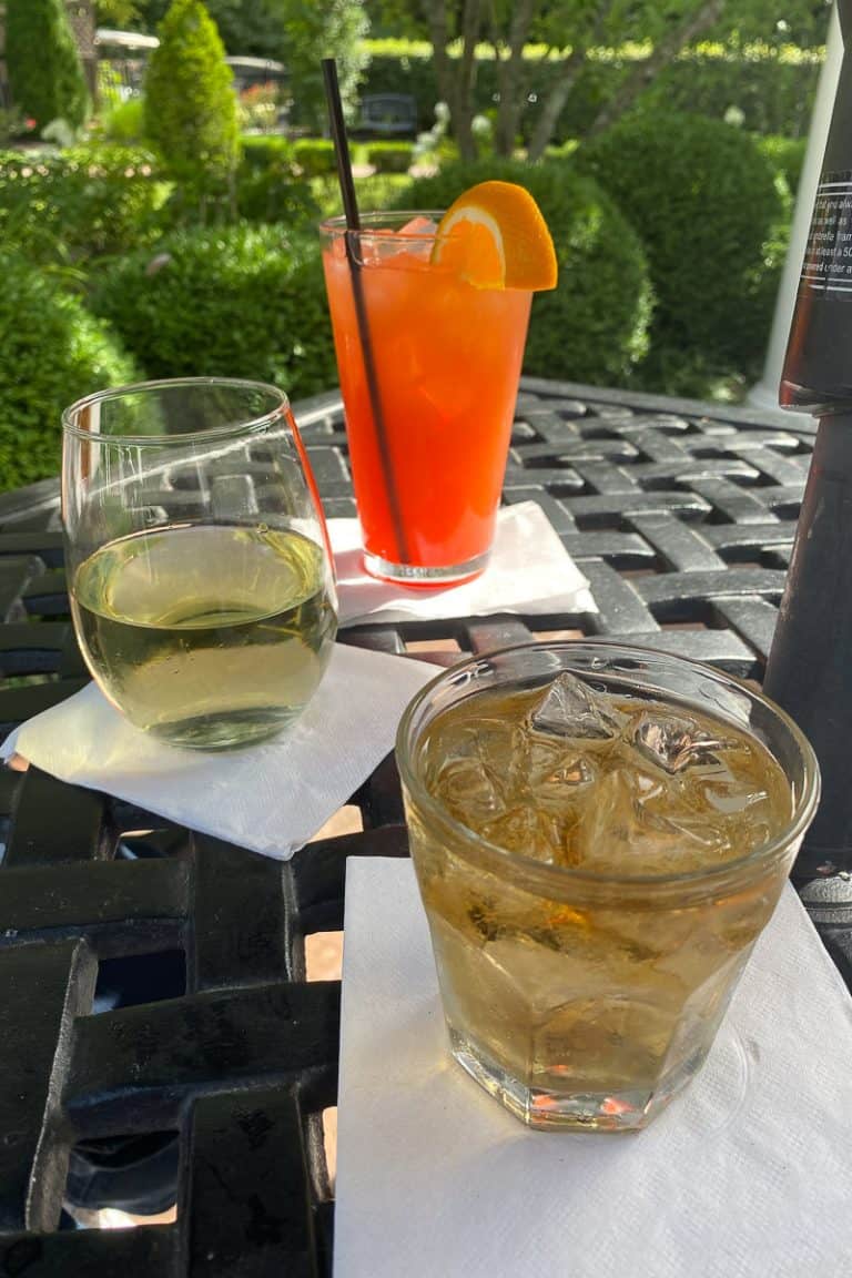 The Cellar Bar and Grille (Lexington, KY) Champagne Tastes®