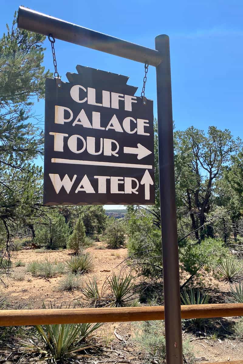 Sign pointing way to Cliff Palace tours.