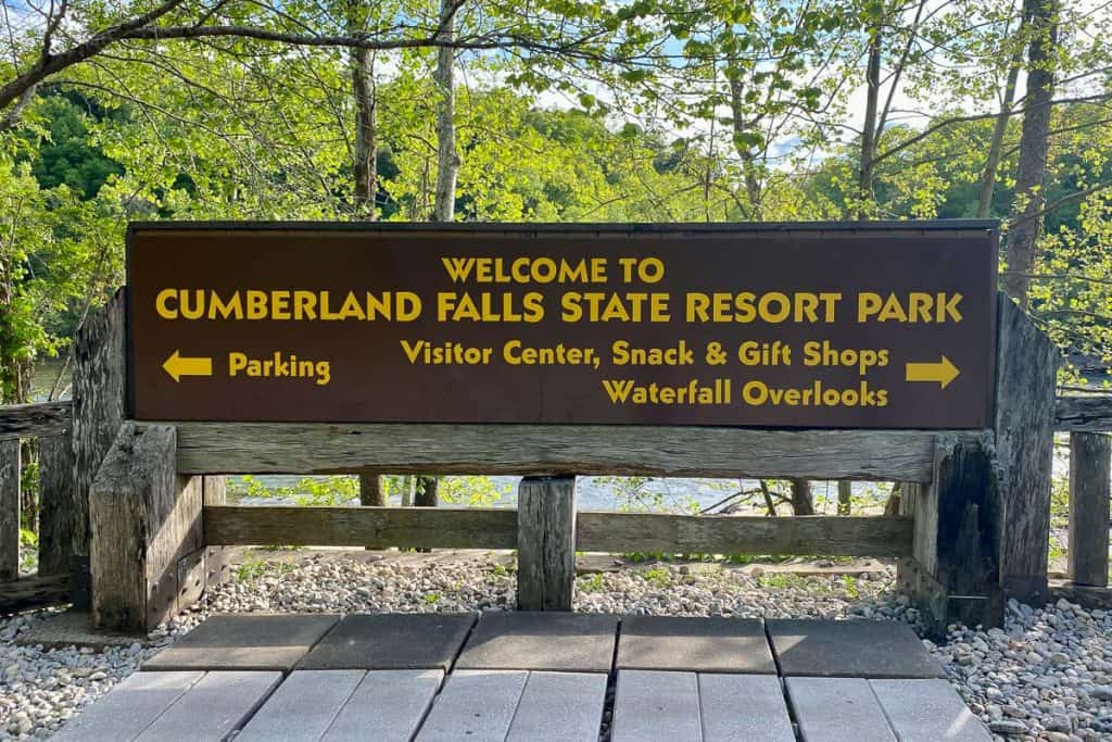 Welcome sign for Cumberland Falls State Park.