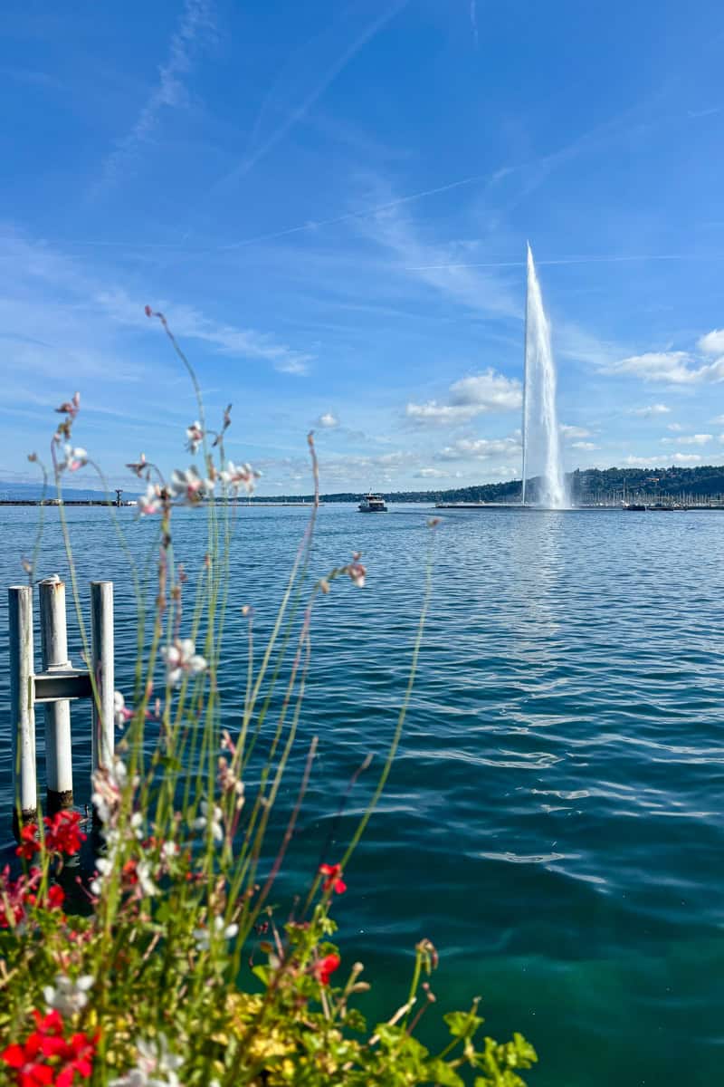 Views of Jet l’Eau on Lake Geneva.
