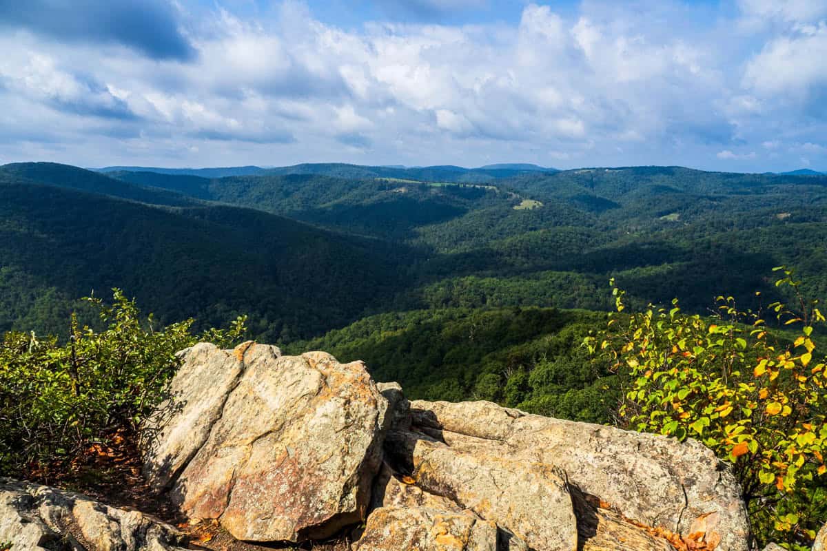 Cranny Crow Overlook with view of rolling hills extending to the horizon.