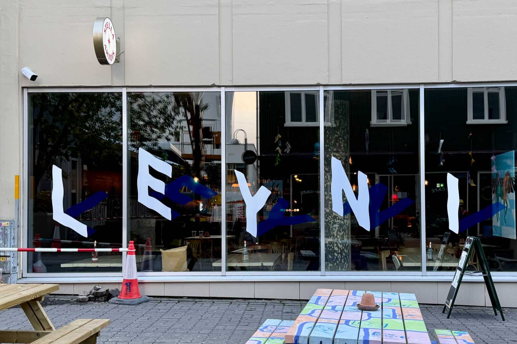Exterior of Leyni Akureyri bar.